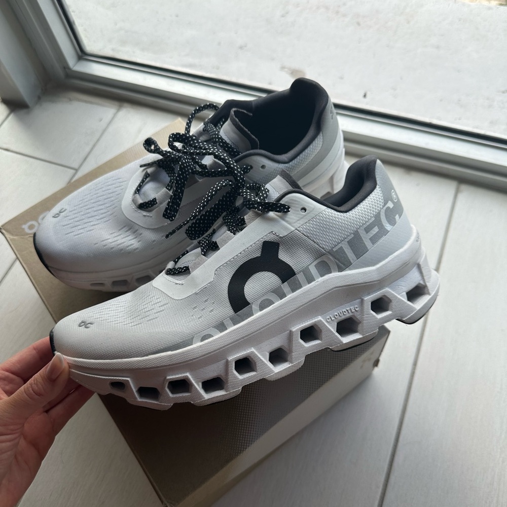 Women’s cloud monster